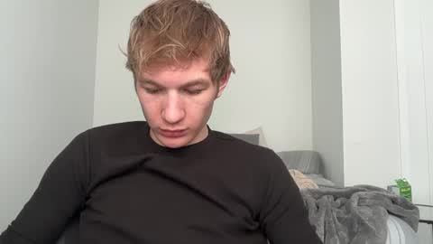 Snapshot of oliver_beck chatting on March 12, 2025, 6:22 pm Oliver Beck online show from March 12, 2025, 6:22 pm