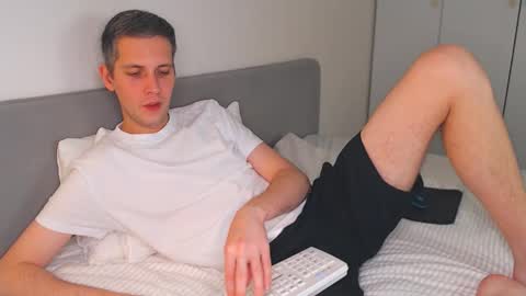 Oliver online show from November 2, 2025, 6:10 pm