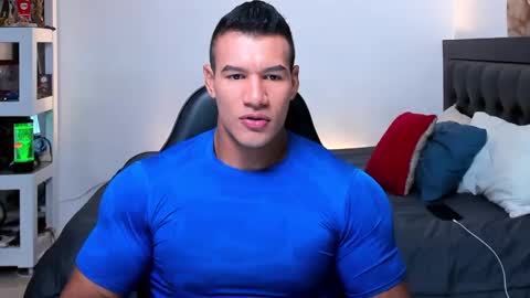 Snapshot of oliver_tommy chatting on September 12, 2025, 11:54 am oliver_tommy online show from September 12, 2025, 11:54 am