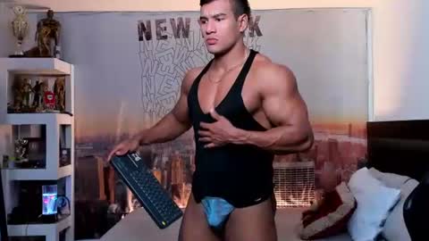 Snapshot of oliver_tommy chatting on October 5, 2025, 12:58 pm oliver_tommy online show from October 5, 2025, 12:58 pm