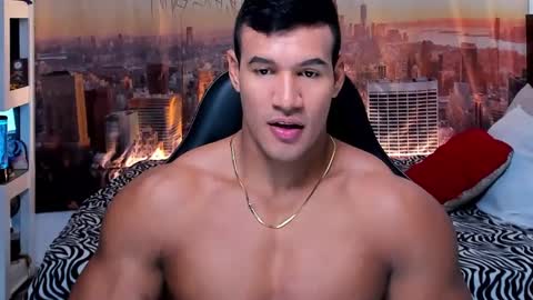 Snapshot of oliver_tommy chatting on October 11, 2025, 1:05 am oliver_tommy online show from October 11, 2025, 1:05 am