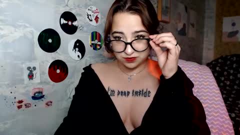 olivia_defo online show from September 19, 2025, 12:06 pm