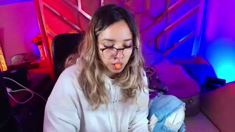  OLIVIA  online show from November 29, 2025, 3:53 am