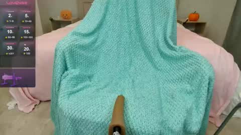 Olivia Hi guys Follow me  online show from November 3, 2025, 12:13 am