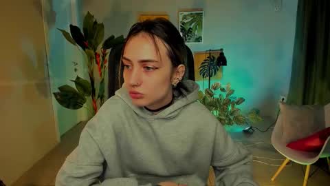Snapshot of olivia_norton_ chatting on September 25, 2025, 12:09 pm olivia_norton_ online show from September 25, 2025, 12:09 pm