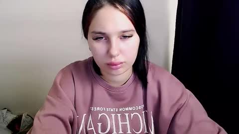 Olivia online show from November 6, 2025, 4:46 am