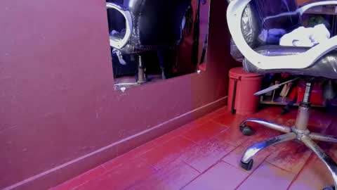   online show from March 5, 2025, 1:06 pm