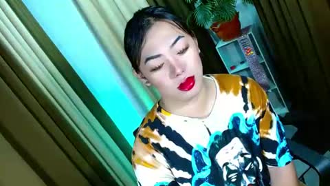 Miss OLIVIA online show from October 4, 2025, 3:37 am