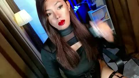 Miss OLIVIA online show from December 1, 2025, 5:29 pm