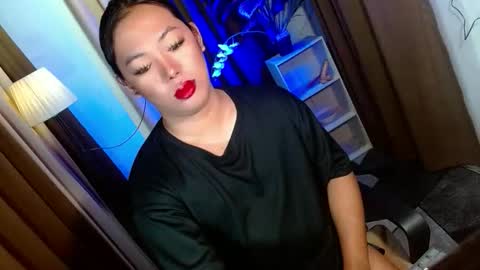 Miss OLIVIA online show from December 15, 2025, 7:34 am