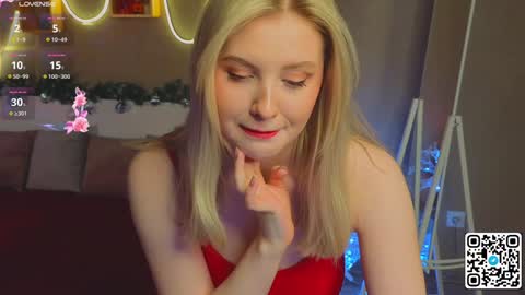 Snapshot of oliviabr0wn chatting on December 19, 2024, 5:18 am Olivia online show from December 19, 2024, 5:18 am