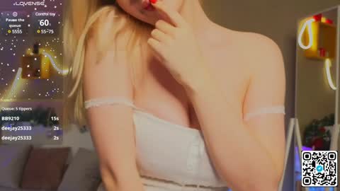 Snapshot of oliviabr0wn chatting on January 11, 2025, 5:10 am Olivia online show from January 11, 2025, 5:10 am