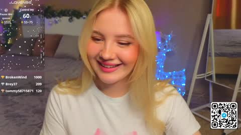 Snapshot of oliviabr0wn chatting on January 23, 2025, 5:02 am Olivia online show from January 23, 2025, 5:02 am