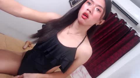 Snapshot of oliviaknightx chatting on December 4, 2024, 2:59 pm oliviaknightx online show from December 4, 2024, 2:59 pm