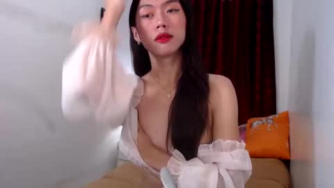 Snapshot of oliviaknightx chatting on January 28, 2025, 1:50 am oliviaknightx online show from January 28, 2025, 1:50 am