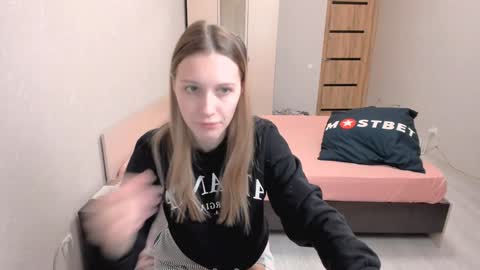 Snapshot of olivialukas chatting on December 18, 2024, 5:42 pm OliviaLukas online show from December 18, 2024, 5:42 pm