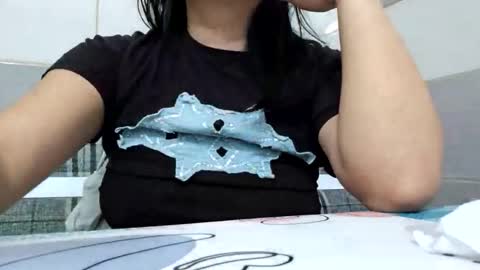 Snapshot of oliviaoly chatting on December 14, 2025, 6:08 am Olivia online show from December 14, 2025, 6:08 am