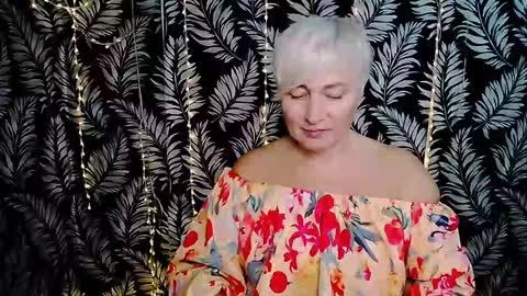 Kelly online show from November 2, 2025, 12:07 pm