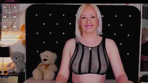 Olivia online show from November 18, 2025, 9:30 pm