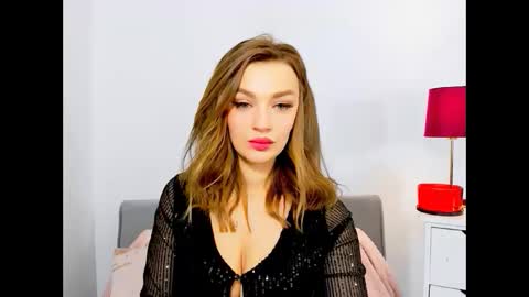 Snapshot of oliviawomen chatting on January 8, 2025, 4:11 pm OliviaWomen online show from January 8, 2025, 4:11 pm