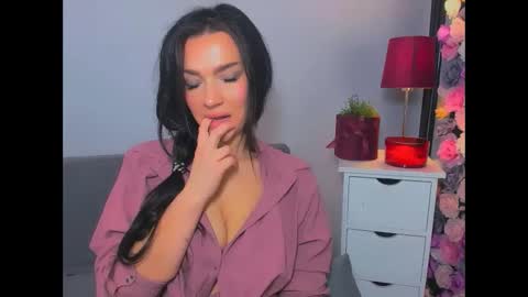 Snapshot of oliviawomen chatting on November 7, 2025, 1:33 pm OliviaWomen online show from November 7, 2025, 1:33 pm