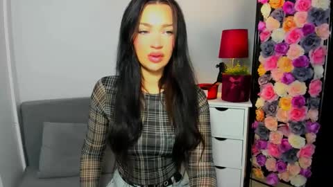 Snapshot of oliviawomen chatting on November 23, 2025, 7:19 am OliviaWomen online show from November 23, 2025, 7:19 am