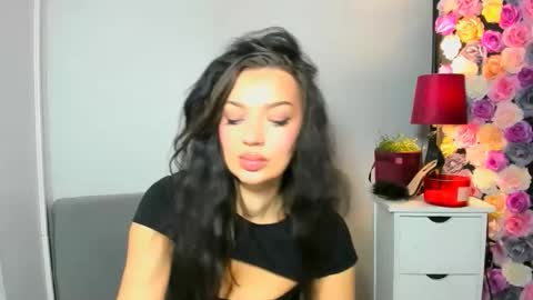 Snapshot of oliviawomen chatting on November 27, 2025, 7:43 am OliviaWomen online show from November 27, 2025, 7:43 am