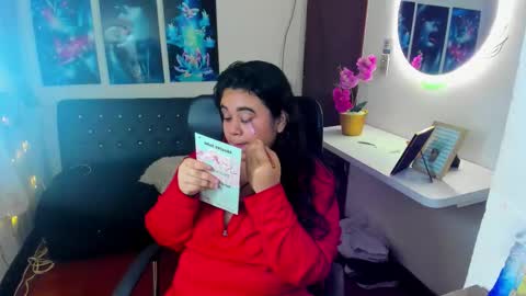 oliviia_cute online show from November 5, 2025, 5:07 am