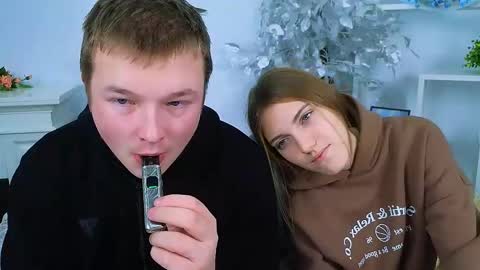 Snapshot of ollistiw chatting on November 25, 2025, 8:25 am Olli and Stiw online show from November 25, 2025, 8:25 am