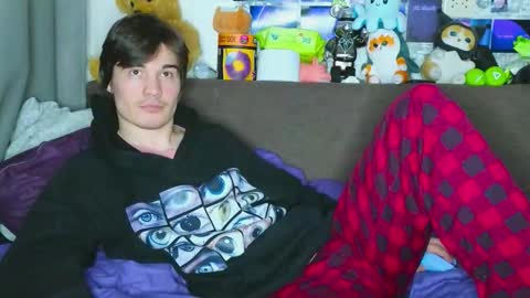 Snapshot of ololkd chatting on October 29, 2025, 8:10 pm Tony online show from October 29, 2025, 8:10 pm