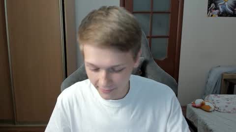 Oliver and Mira online show from October 11, 2025, 10:19 pm