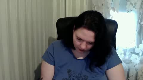 OlyaAndNetty online show from October 21, 2025, 10:27 am