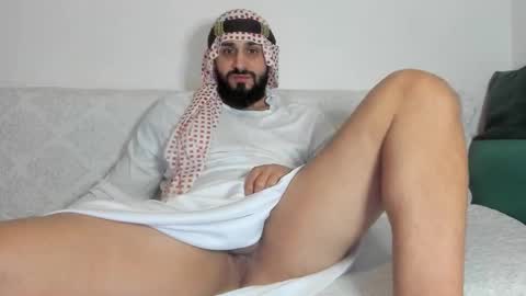 Snapshot of omar_xoxo chatting on October 29, 2025, 7:43 am Omar online show from October 29, 2025, 7:43 am