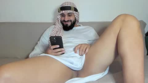 Snapshot of omar_xoxo chatting on November 17, 2025, 7:25 am Omar online show from November 17, 2025, 7:25 am