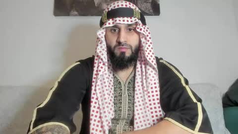 Snapshot of omar_xoxo chatting on December 16, 2025, 7:13 am Omar online show from December 16, 2025, 7:13 am