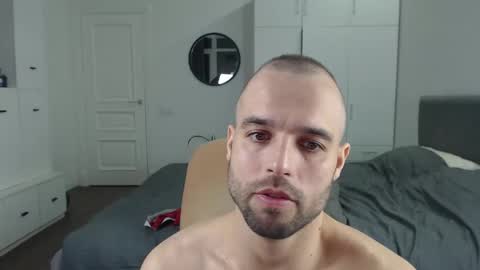 onebestlover online show from February 10, 2025, 6:24 pm