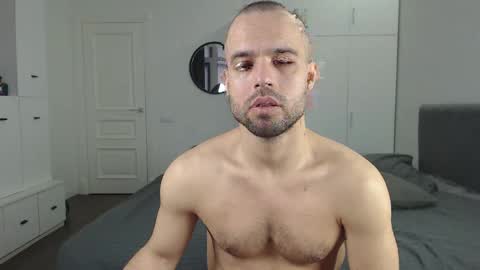 onebestlover online show from February 11, 2025, 9:31 am