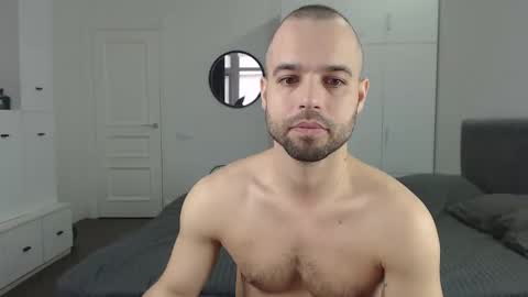 onebestlover online show from February 12, 2025, 8:38 am