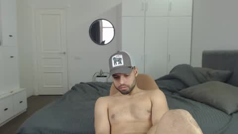 onebestlover online show from February 26, 2025, 11:52 am