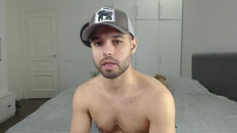 onebestlover online show from March 12, 2025, 12:57 pm