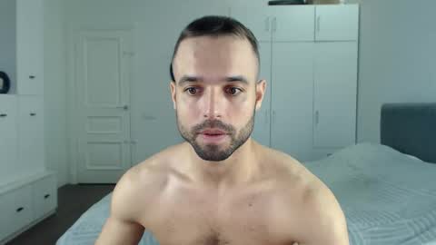 onebestlover online show from September 29, 2025, 1:38 pm