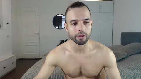 onebestlover online show from October 15, 2025, 9:09 am