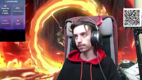 Snapshot of oni_hoshi chatting on March 9, 2025, 2:32 pm Oni hoshi online show from March 9, 2025, 2:32 pm