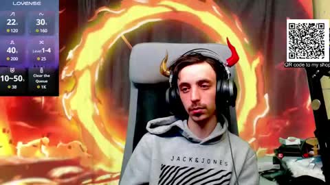 Snapshot of oni_hoshi chatting on March 12, 2025, 7:49 pm Oni hoshi online show from March 12, 2025, 7:49 pm