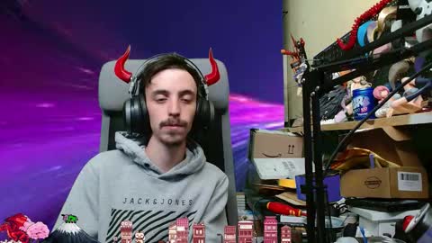 Snapshot of oni_hoshi chatting on October 12, 2025, 12:26 pm Oni hoshi online show from October 12, 2025, 12:26 pm