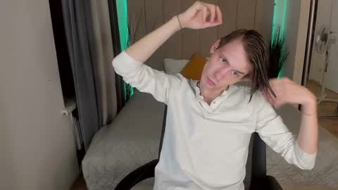 Snapshot of only_eric chatting on March 12, 2025, 6:44 pm Erick online show from March 12, 2025, 6:44 pm