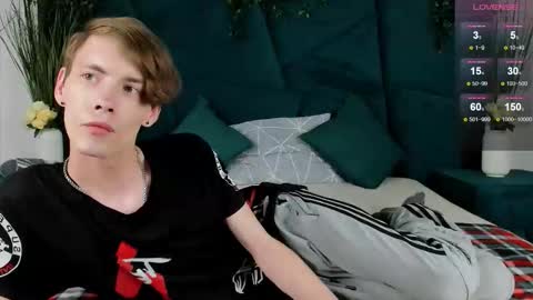 Snapshot of only_eric chatting on September 13, 2025, 8:25 am Erick online show from September 13, 2025, 8:25 am