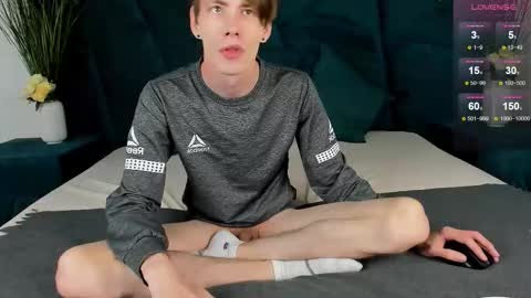 Snapshot of only_eric chatting on September 26, 2025, 7:45 am Erick online show from September 26, 2025, 7:45 am