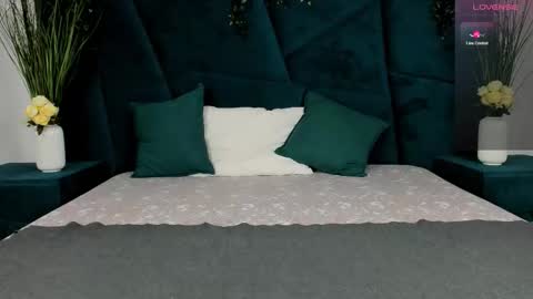 Snapshot of only_eric chatting on October 17, 2025, 9:45 am Erick online show from October 17, 2025, 9:45 am