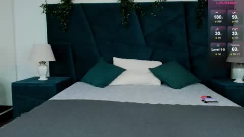 Snapshot of only_eric chatting on November 24, 2025, 6:07 pm Erick online show from November 24, 2025, 6:07 pm